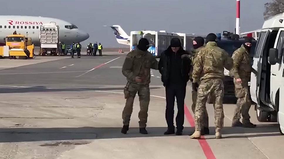 За дагестанским премьером Гамидовым прислали самолет со спецназом из Москвы